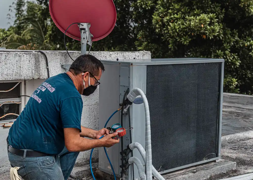 AC refrigerant recharge in Las Vegas